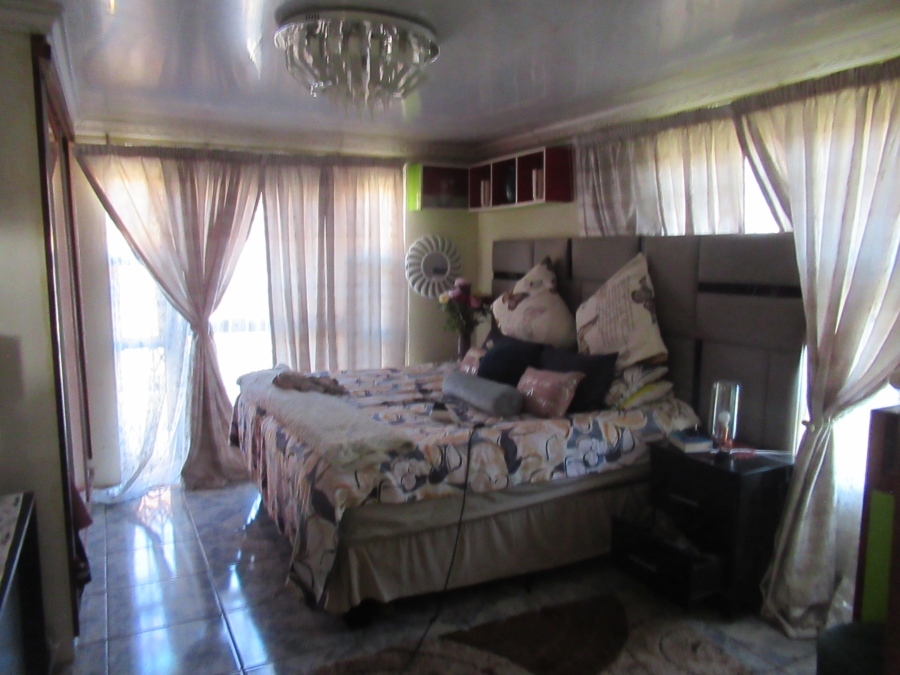 4 Bedroom Property for Sale in Thabong Free State